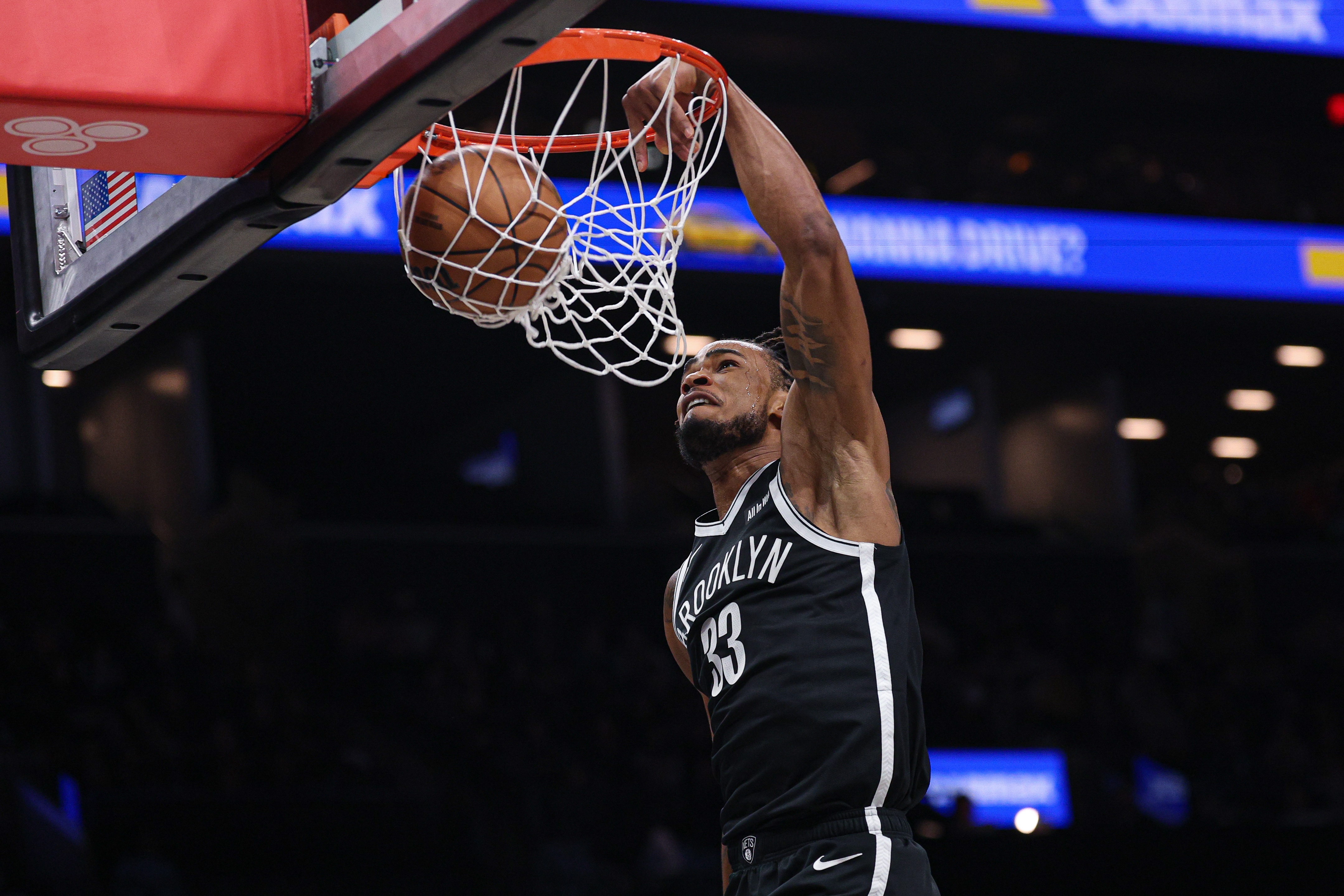 开云在线开户平台-克拉克斯顿：经纪人会处理交易流言的问题 我就专注于打好球